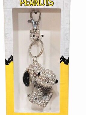 LA Rocks X Peanuts Crystal Snoopy Clip-On Bag Charm/Keychain